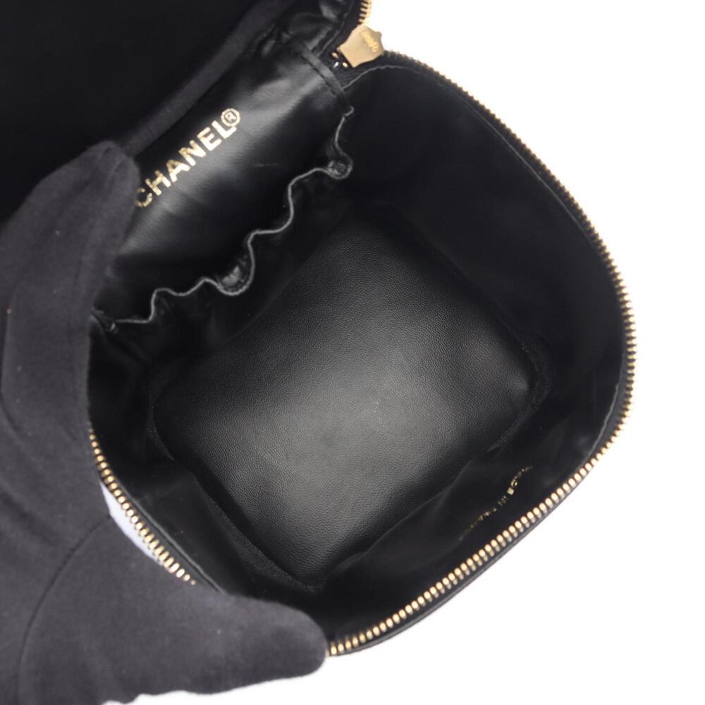 CHANEL Black Leather Logo Vanity Bag - Picture 3 of 8